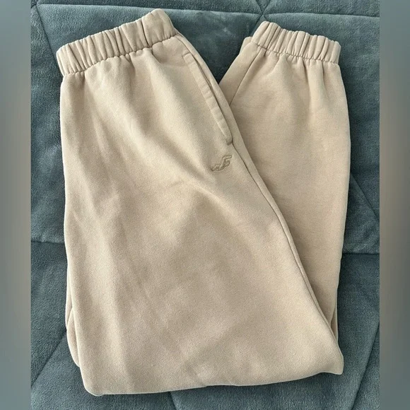 Hollister Ultra High Rise Fleece Jogger - Picture 1 of 4